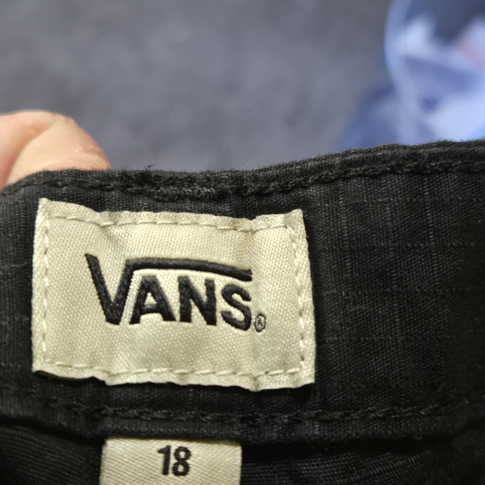 Vans Off The Wall Black Cargo Shorts Boys Size 18 - Picture 4 of 11